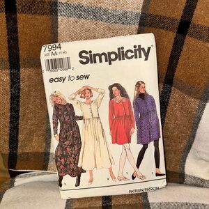 7994 Simplicity Long Sleeve Dress Pattern - Black, Cream, Red